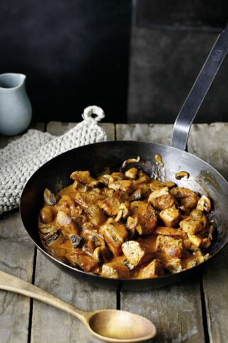 Geschmortes Schweinefilet mit Rahmchampignons Geschmortes Schweinefilet mit Rahmchampignons