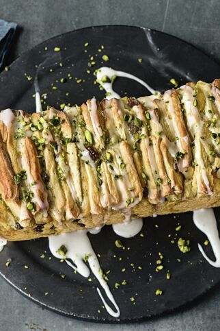 Zupfbrot mit Apfelmus und Rosinen Zupfbrot mit Apfelmus und Rosinen