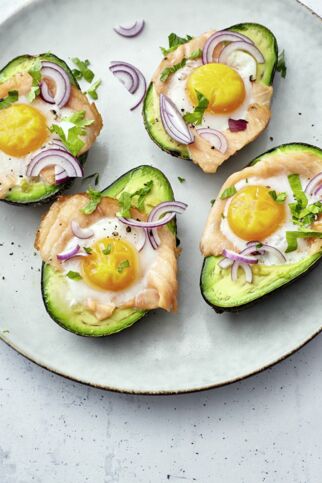 Avocadoeier aus dem Ofen Avocadoeier aus dem Ofen