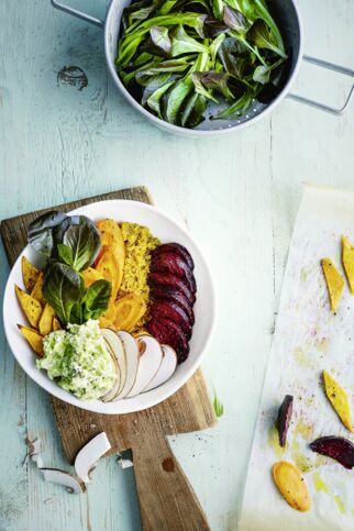 Winterrüben-Bowl mit Feta-Avocado-Dip Winterrüben-Bowl mit Feta-Avocado-Dip