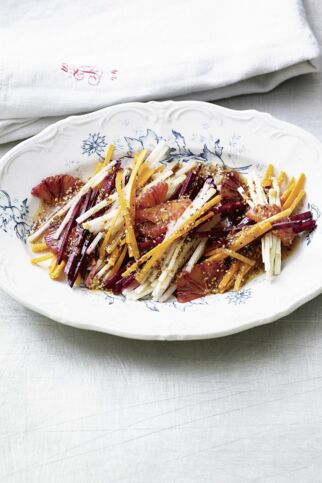 Winter-Wurzelsalat mit Orangen Winter-Wurzelsalat mit Orangen