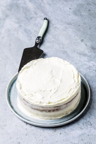 White Cake mit Sahne White Cake mit Sahne