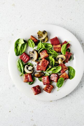 Rote-Bete-Gnocchi mit Spinat Rote-Bete-Gnocchi mit Spinat