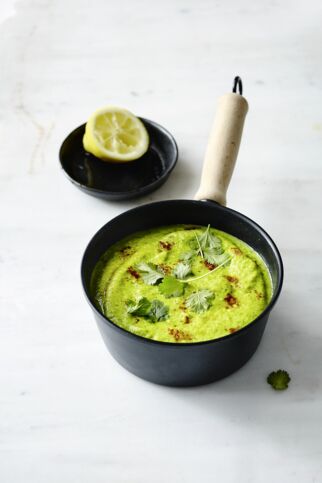 Brokkoli-Avocado-Suppe mit Kurkuma Brokkoli-Avocado-Suppe mit Kurkuma