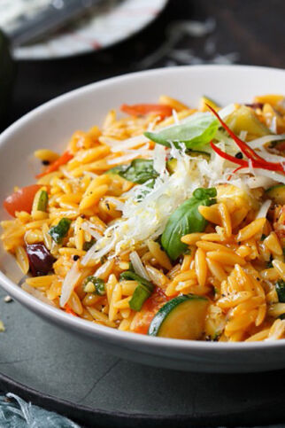 Teller mit Pastasotto Pastasotto