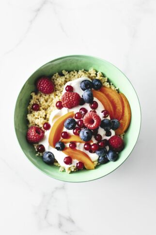 Hirse mit Obstsalat