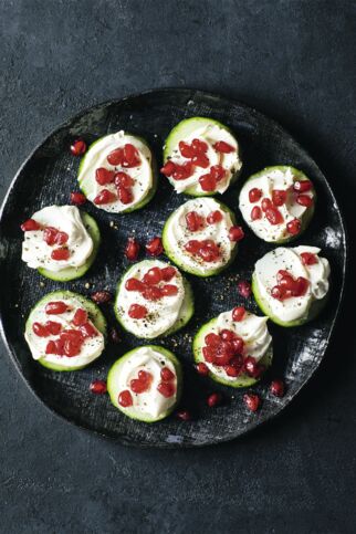 Gurkenhappen mit Granatapfel Gurkenhappen mit Granatapfel