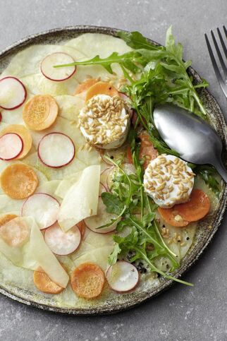 Gemüse-Carpaccio mit Ziegenkäse Gemüse-Carpaccio mit Ziegenkäse