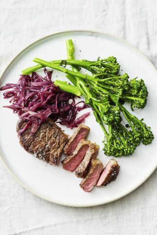 Rumpsteak-Brokkoli-Schalotten Rumpsteak-Brokkoli-Schalotten
