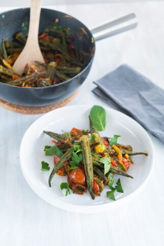 Okraschoten-mit-Tomaten Okraschoten-mit-Tomaten