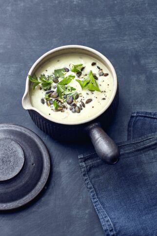 Blumenkohlsuppe mit weißen Bohnen Blumenkohlsuppe mit weißen Bohnen