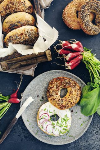 Everything Bagels mit Mohn und Sesam Everything Bagels mit Mohn und Sesam
