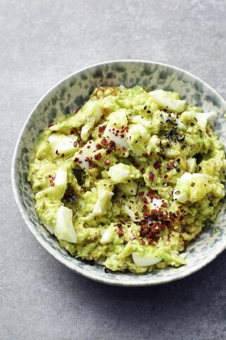 Guacamole mit Ei Guacamole mit Ei