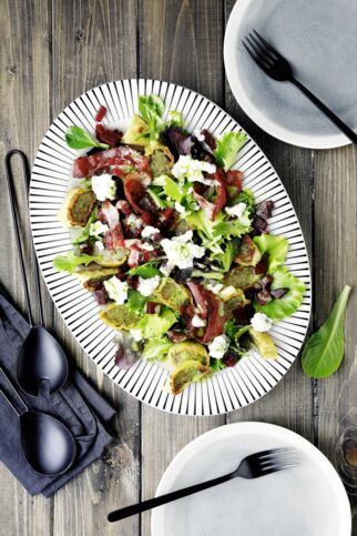 Rote-Bete-Salat mit Bacon und gebratenen Maultaschen Rote-Bete-Salat mit Bacon und gebratenen Maultaschen