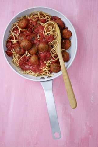 Linsenbällchen mit Tomatensauce Linsenbällchen mit Tomatensauce