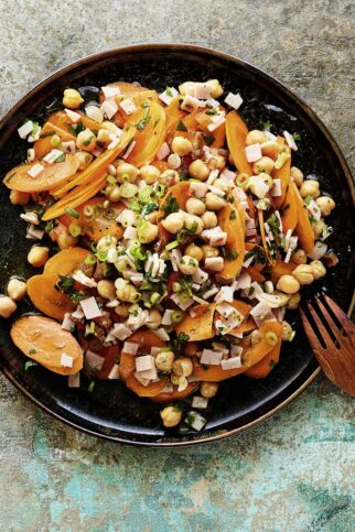 Kichererbsen-Möhren-Salat mit Putenbrust Kichererbsen-Möhren-Salat mit Putenbrust