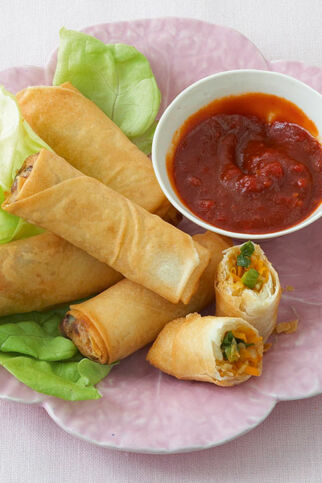 Frühlingsrollen mit Chili-Dip Frühlingsrollen mit Chili-Dip
