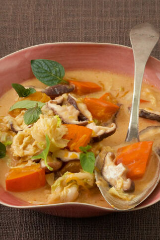 Thai-Curry mit Shiitake und Kürbis Thai-Curry mit Shiitake und Kürbis
