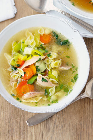 Bunte Hühnersuppe