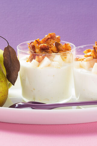 Birnenquark mit Knuspernüssen Birnenquark mit Knuspernüssen