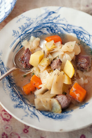 Kohleintopf mit Lammfleisch Kohleintopf mit Lammfleisch
