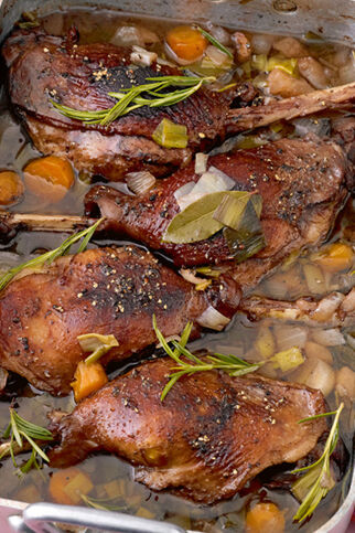 Geschmorte Gänsekeulen Geschmorte Gänsekeulen