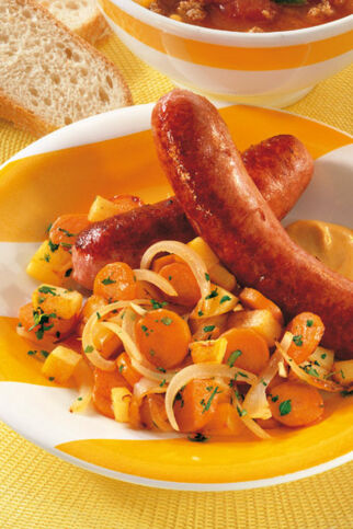 Bratwürste mit Möhren-Kartoffel-Gemüse Bratwürste mit Möhren-Kartoffel-Gemüse