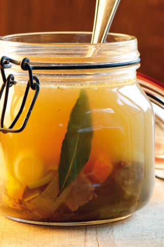 Rindfleischsuppe mit Gemüse Rindfleischsuppe mit Gemüse