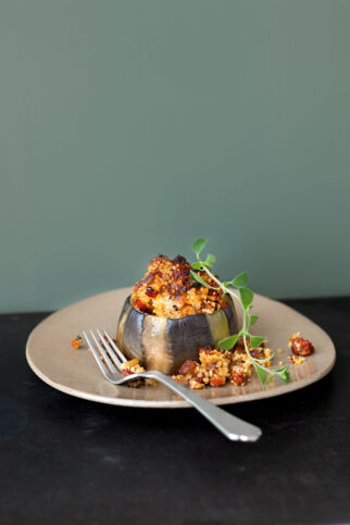 Auberginen mit Couscous-Dattel-Füllung Auberginen mit Couscous-Dattel-Füllung