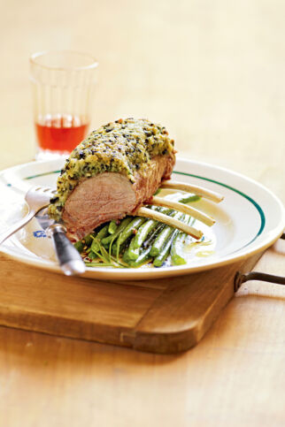 Lammkarree mit Kräuter-Oliven-Haube Lammkarree mit Kräuter-Oliven-Haube