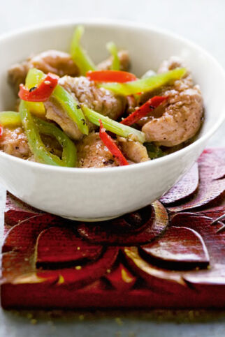 Schweinefleisch mit Paprikagemüse (Muh Pad Prik Ohn)