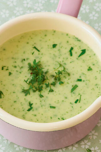 Drei-Kräuter-Suppe Drei-Kräuter-Suppe