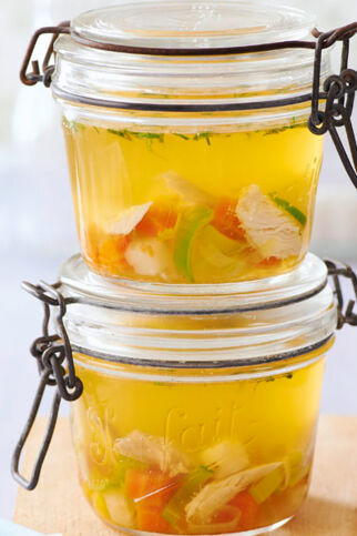 Hühnerkraftbrühe auf Vorrat Hühnerkraftbrühe auf Vorrat