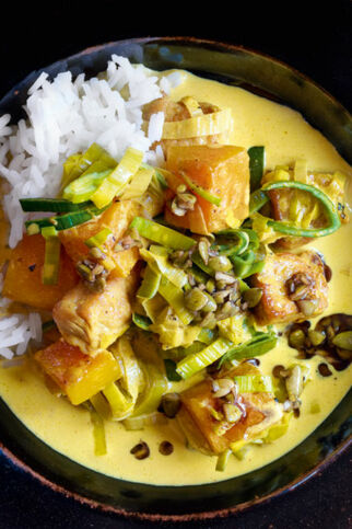 Kürbis-Schnitzel-Ragout mit Curry und Sahne