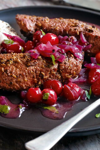 Hirschfilet mit roten Zwiebeln und Cranberrys