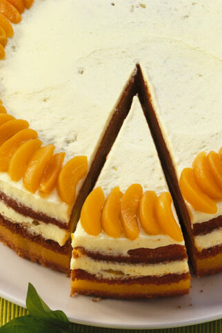 Aprikosencremetorte Aprikosencremetorte