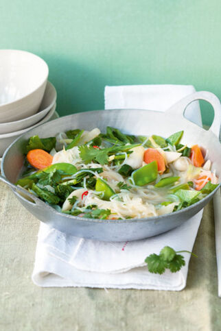 Frühlingsgemüse-Wok mit Glasnudeln Frühlingsgemüse-Wok mit Glasnudeln
