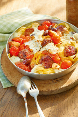 Tagliatelle mit Hackklößchen Tagliatelle mit Hackklößchen