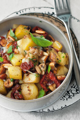 Kartoffelpfanne mit Nüssen Kartoffelpfanne mit Nüssen
