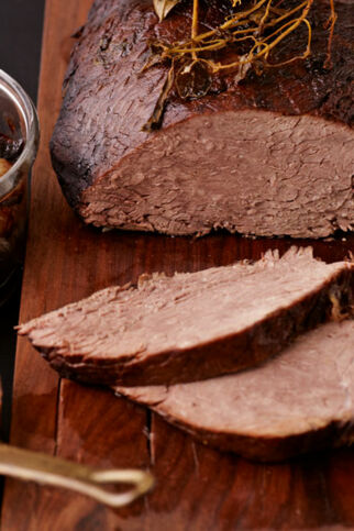 Brasato al Barolo mit Balsamico-Zwiebeln