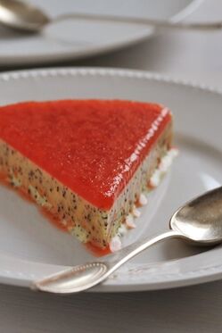 Mohn-Marzipan-Parfait mit Blutorangen Mohn-Marzipan-Parfait mit Blutorangen