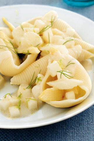 Conchiglioni mit Spargel-Dill-Sauce