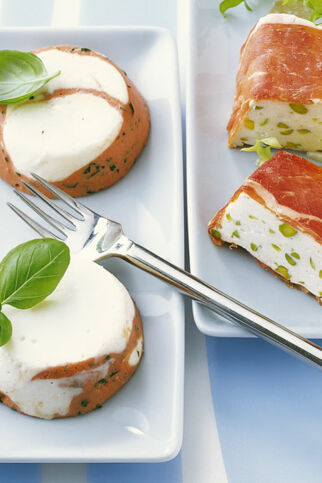 Schafkäsemousse rotweiß Schafkäsemousse rotweiß