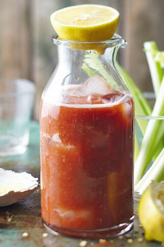 Virgin Mary mit Selleriestick Virgin Mary mit Selleriestick