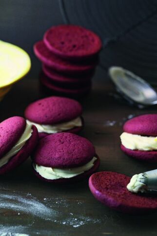 Red-Velvet-Whoopies Red-Velvet-Whoopies