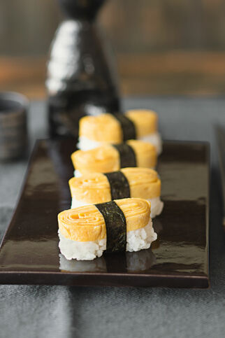 Tamago-Nigiri Tamago-Nigiri