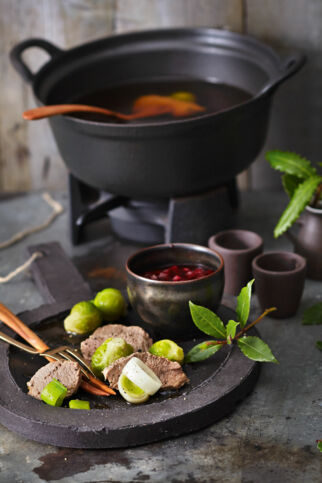 Wildfondue mit Rosenkohl und Lauch Wildfondue mit Rosenkohl und Lauch