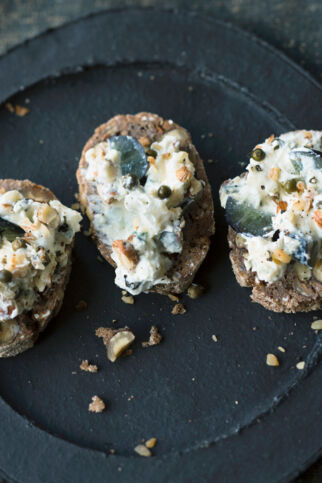 Quark-Gorgonzola-Trauben-Aufstrich Quark-Gorgonzola-Trauben-Aufstrich