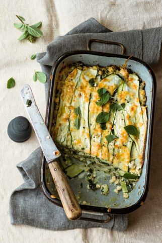 Zucchini-Lasagne mit Tofu-Frischkäse-Füllung Zucchini-Lasagne mit Tofu-Frischkäse-Füllung