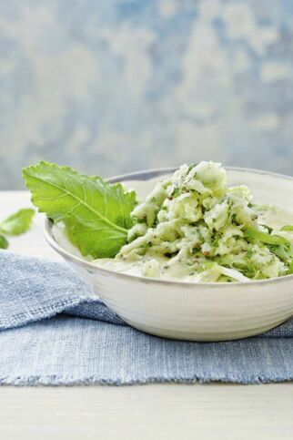 Kohlrabirohkost mit Kräutern Kohlrabirohkost mit Kräutern